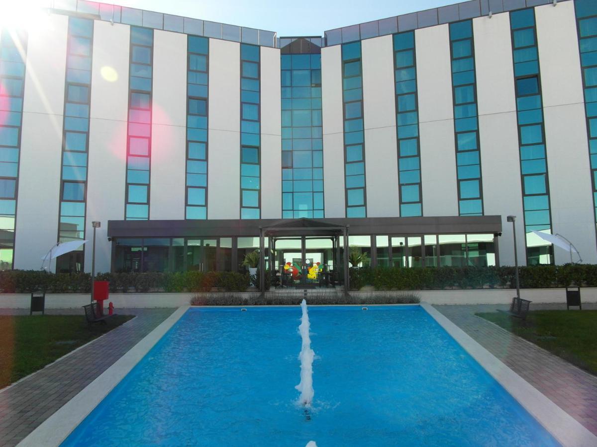ไอบิสสไตล์มิลาโนเมเลคนาโนโฮเต็ล Hotel Carpiano ภายนอก รูปภาพ